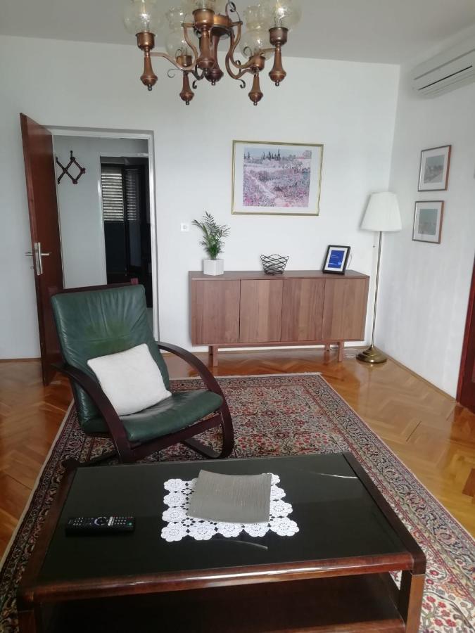 Apartment DUBA Betina  Buitenkant foto